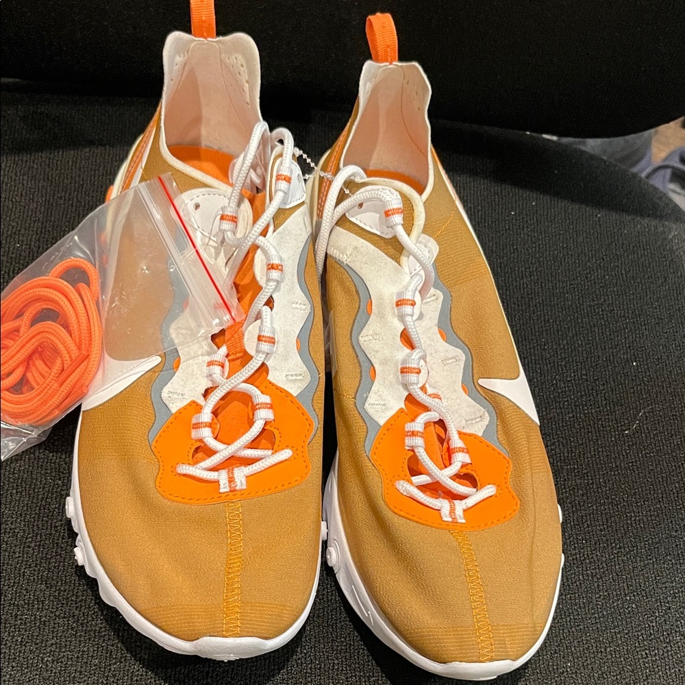 Tennessee Men’s Nike React Size 11 Orange/White Shoes Brand New with Orange Lace